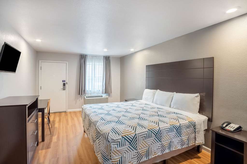 Motel6 Dallas TX - photo 9