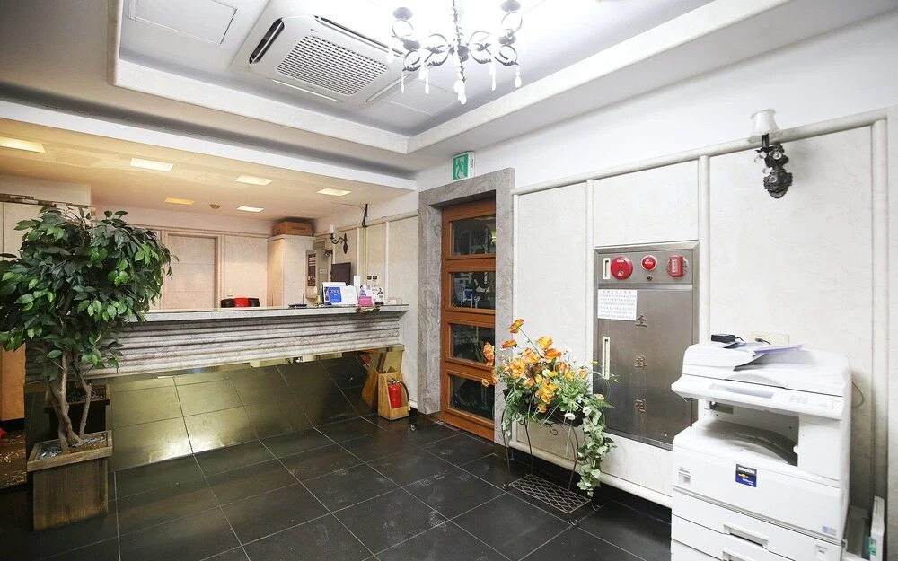 Cheonan Hotel Luis in Cheonan, South Korea