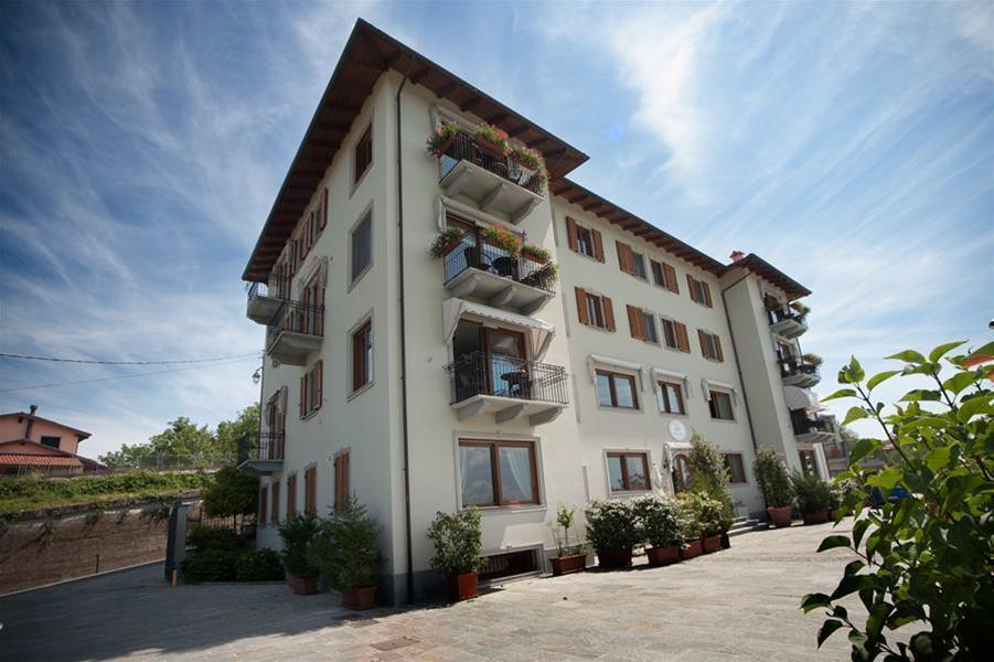 Villa Carmelita — 4-Star Luxury Hotel in Carpeneto, Italy