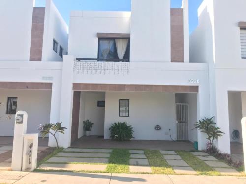 Nice House w shared pool and close to the beach at Mazatlan — 4-Star Luxury Hotel in La Florida, Mexico