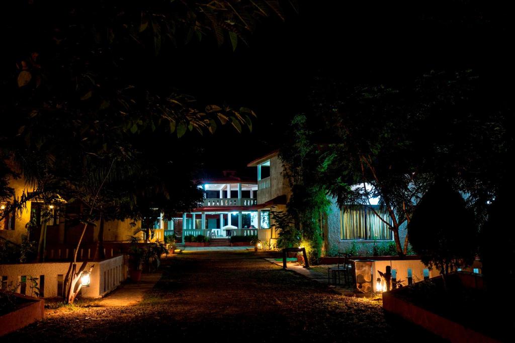 Grand Tiger Resort — hotel in Baihar