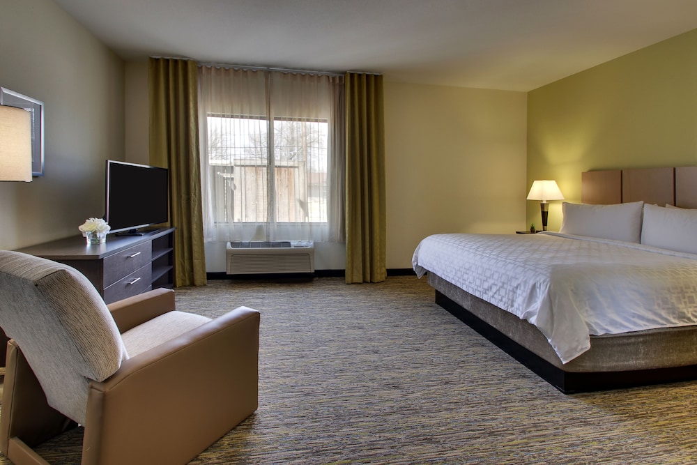Candlewood Suites Wichita East by IHG - photo 7