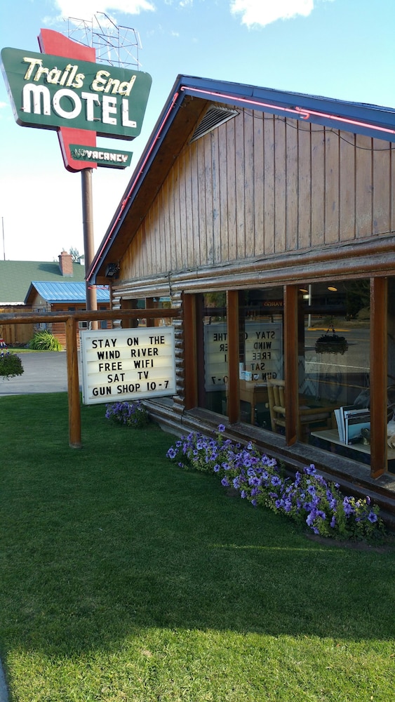 The Trail's End - carbon neutral hotel in Dubois