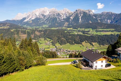 Rindis Platzl Apartmenthaus — 4-Star Luxury Hotel in Schladming, Austria