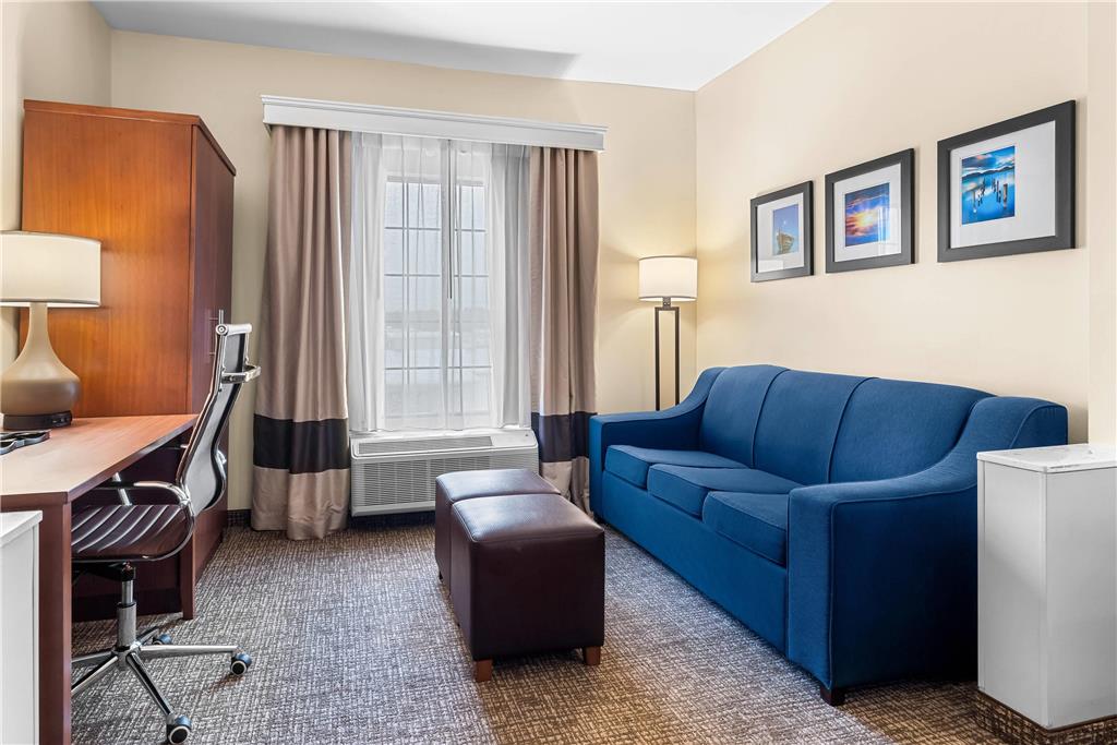 Comfort Suites near Camp Lejeune - photo 12