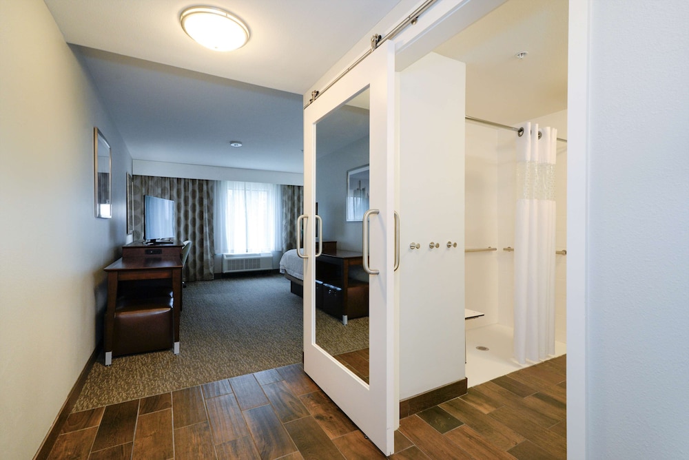 Hampton Inn Brighton - photo 16