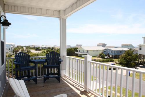 Porpoise Driven Life by Oak Island Accommodations - photo 38