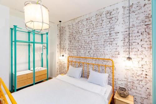 Unique and Beautiful 1BR Apt in Historic Tbilisi by Wehost