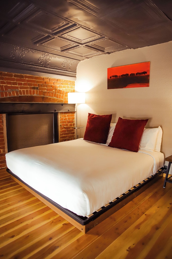 The Hotel Sturgis - photo 17