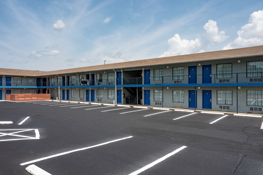 American Inn & Suites Russellville - photo 37