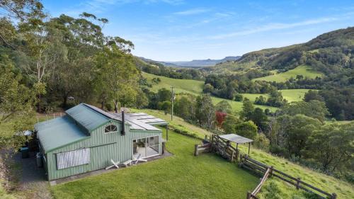 Molla Eco Lodge — 4-Star Luxury Hotel in Berry, Australia