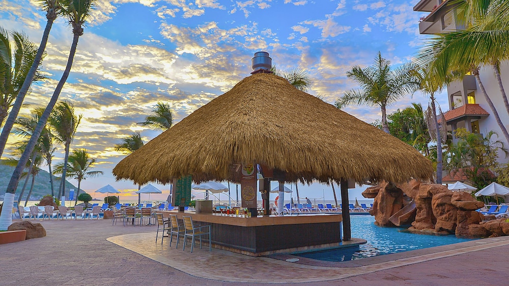 Poolside bar