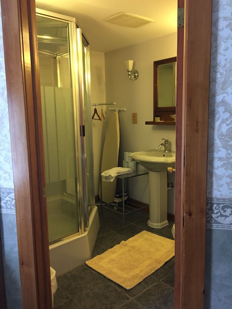 Black Lantern Inn - photo 17