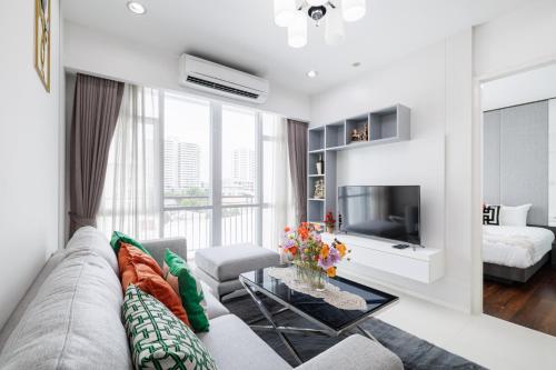 Shine Sukhumvit 43 Aparthotel Phrompong — 4-Star Luxury Hotel in Bangkok, Thailand