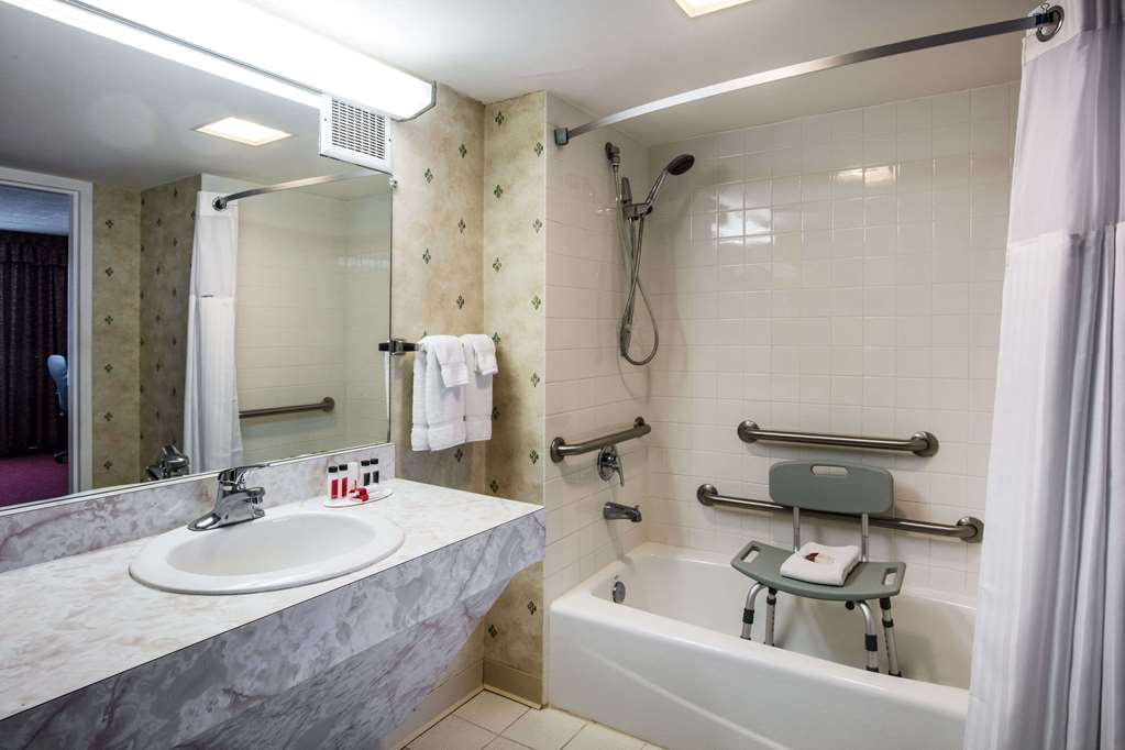Ramada by Wyndham Ligonier - photo 8