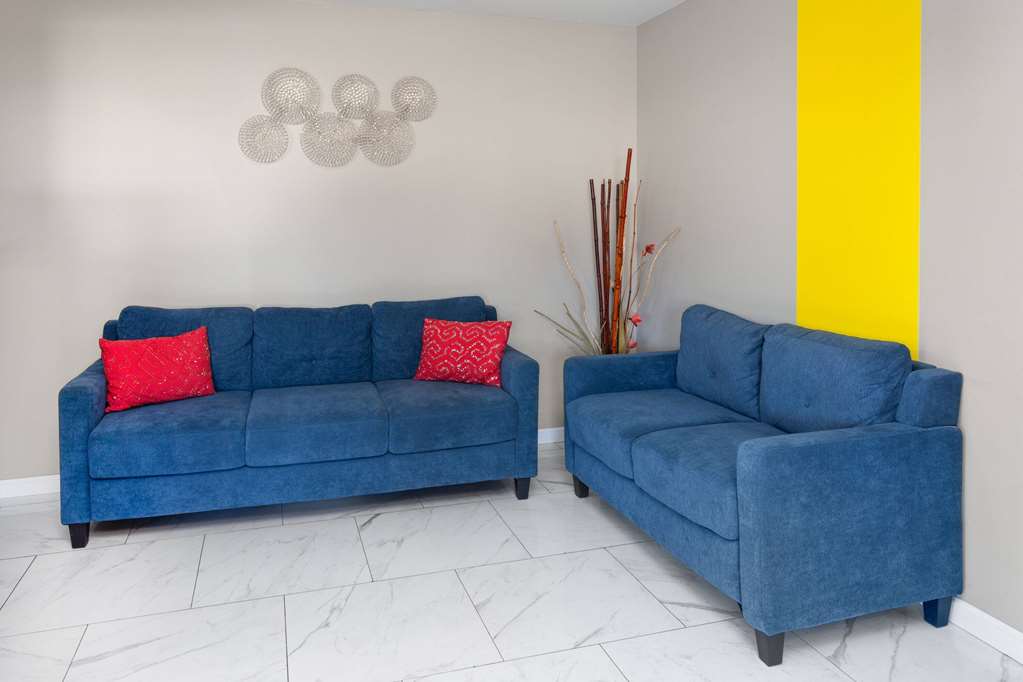 Super 8 by Wyndham Olney - photo 4