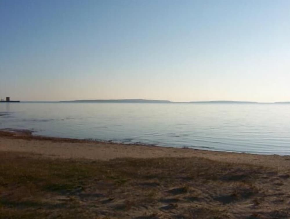 Waterfront Inn Mackinaw City - photo 20