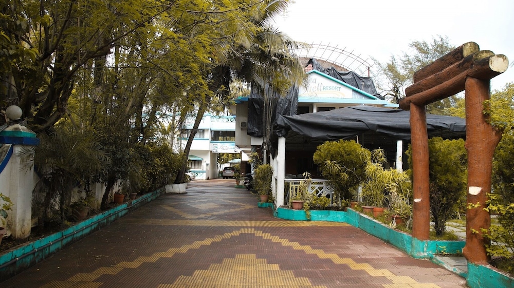 Seashell Beach Resort - carbon neutral hotel in Dahanu