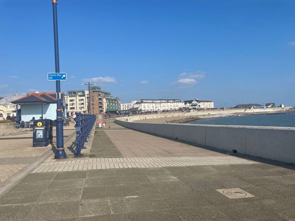 Luxury Stay In The Heart Of Porthcawl 15879776 — Porthcawl