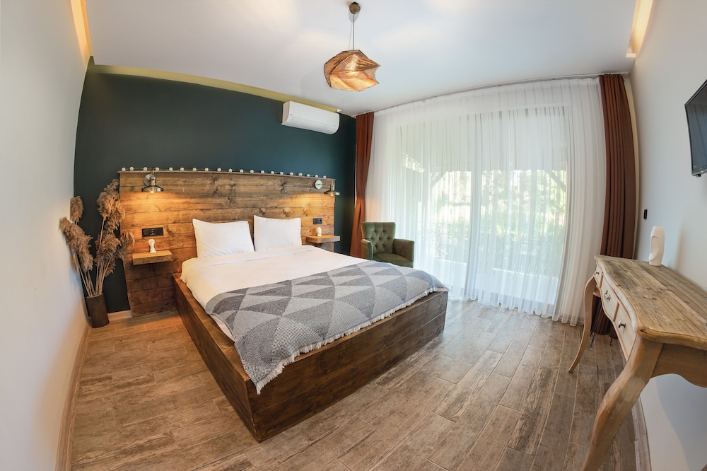 Yiğit Pansiyon — 4-Star Luxury Hotel in Sapanca, Turkey