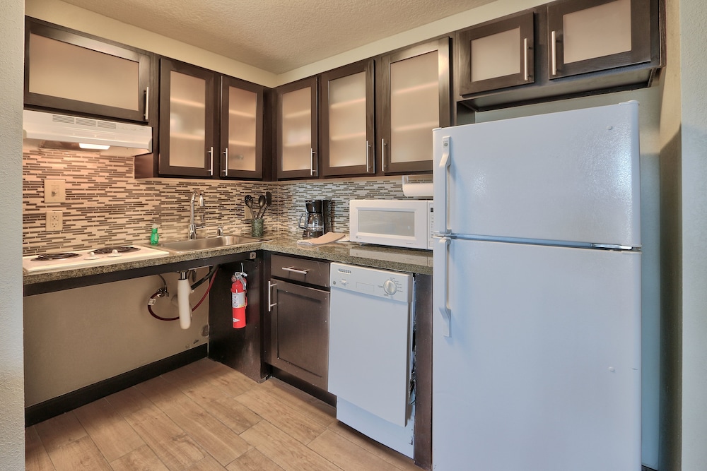 Staybridge Suites North Albuquerque by IHG - photo 9