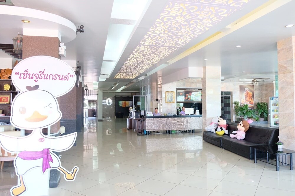 Century Grand Hotel — hotel in Bueng Kan