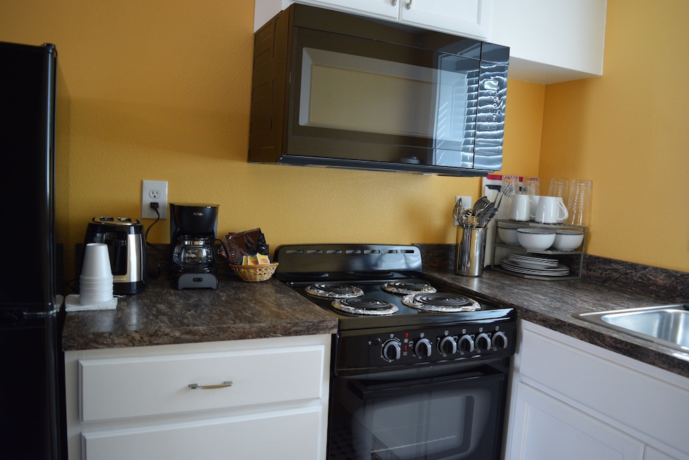The Dew Drop Inn Motel - photo 15