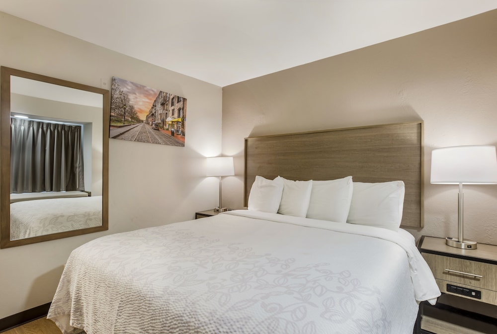 Red Roof Inn PLUS & Suites Savannah I 95 - photo 13