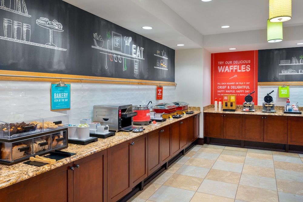 Hampton Inn & Suites Hartford Farmington - photo 36