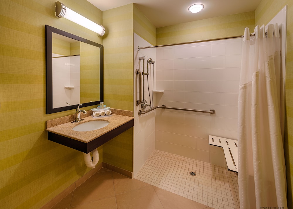 Holiday Inn Express Hotel & Suites Red Bluff South Redding an IHG Hotel - photo 4