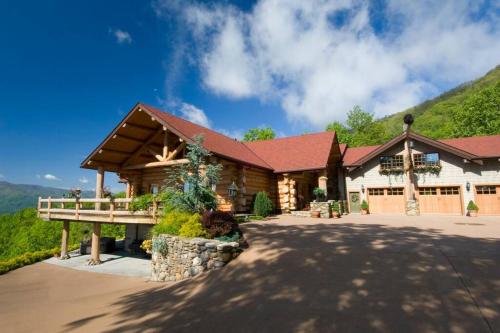 Luxurious Tn Mtn Lodge Sleeps 22 Hiking And Lake 20782941 — Butler