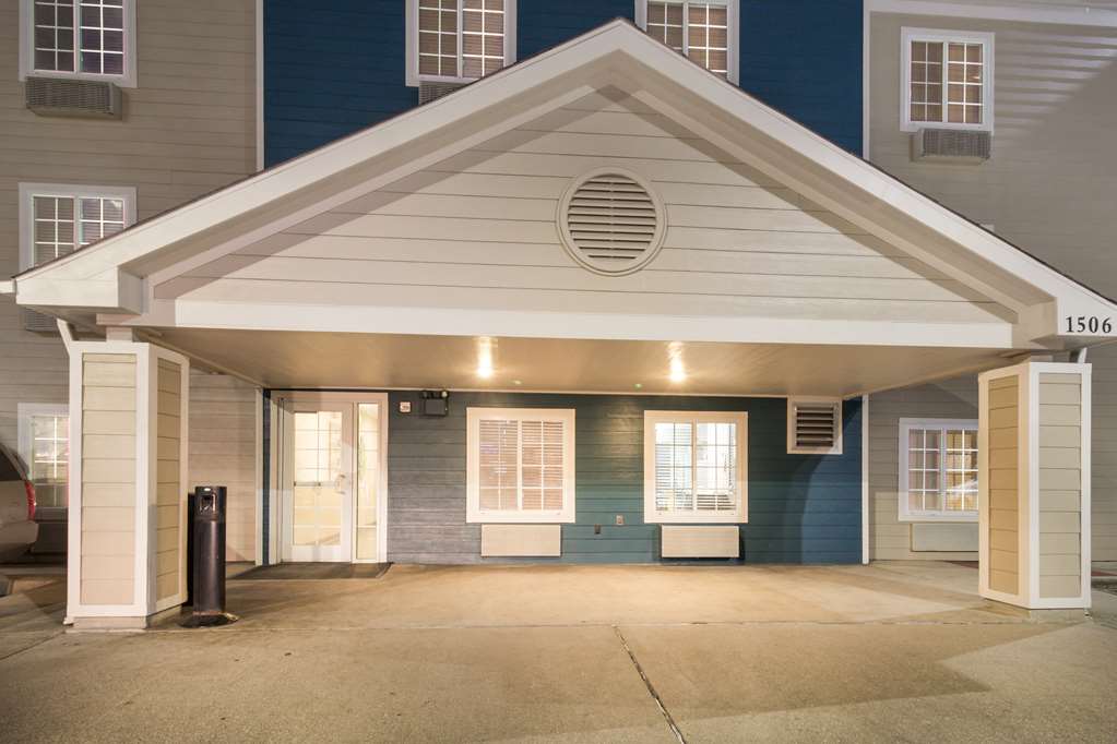 WoodSpring Suites Houston La Porte - photo 5