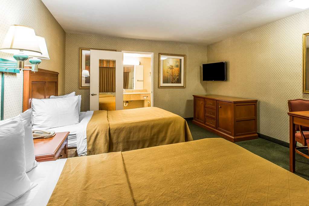 Quality Inn Near China Lake Naval Station - photo 19