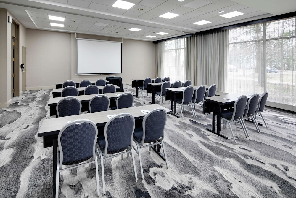 Embassy Suites by Hilton Detroit Troy Auburn Hills - photo 74