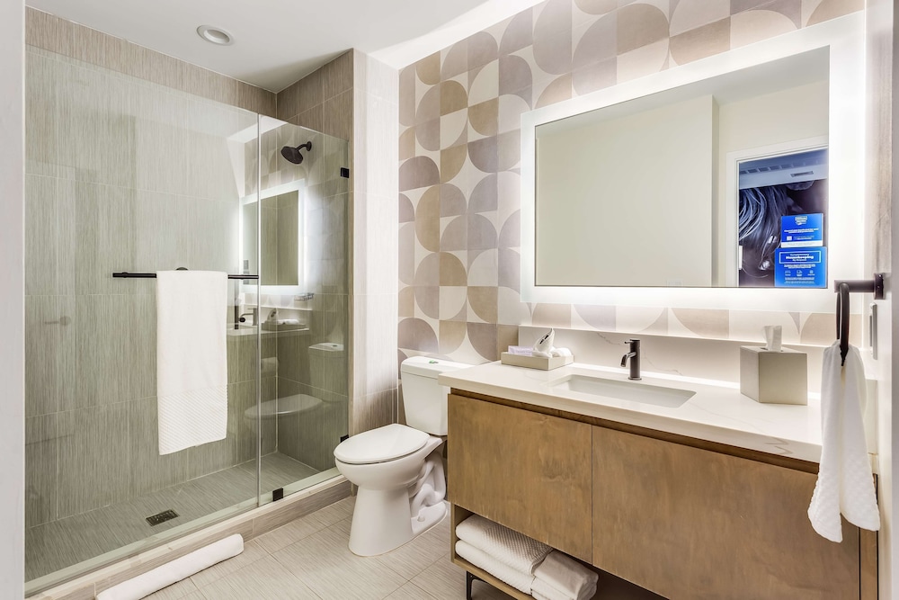 SERENA Hotel Aventura Miami Tapestry Collection by Hilton - photo 48