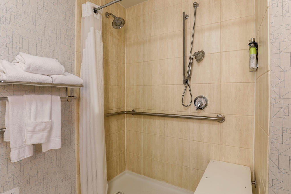 Holiday Inn Express & Suites Fort Worth Downtown by IHG - photo 16