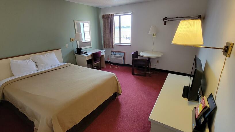 Wagner Lakeside Motel - photo 12