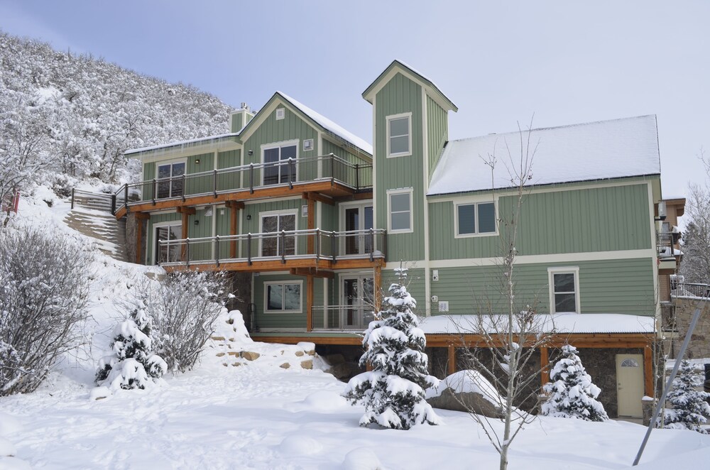 Torchlight Inn - photo 42