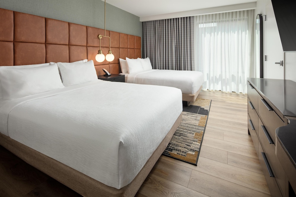 Embassy Suites By Hilton Chattanooga Downtown - photo 18