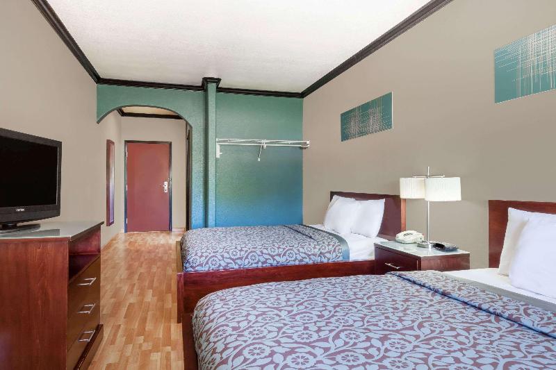 Days Inn & Suites by Wyndham Marquez - photo 7