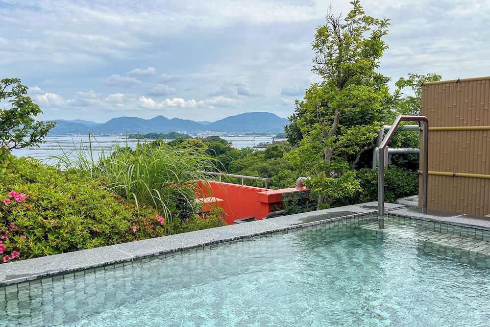 Hotel Sun Resort Shirahama in Shirahamacho-Usazakiminami, Japan