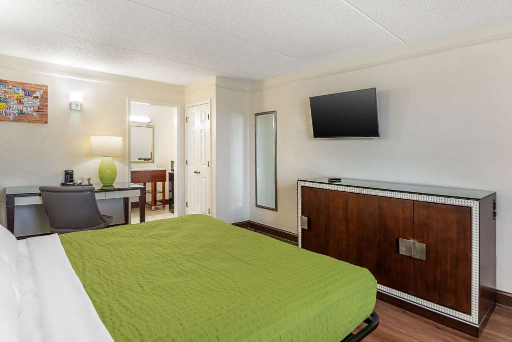Econo Lodge Richmond North Chesterfield - photo 20