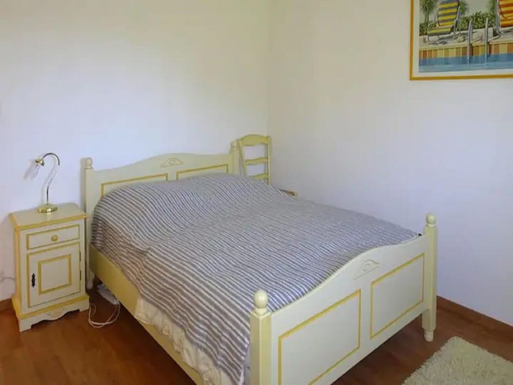 Holiday Home With Private Outdoor Pool Gouesnac h — 4-Star Luxury Hotel in Gouesnach, France