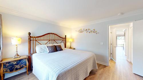 946 Inverness Village - photo 13
