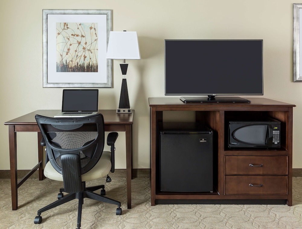 Hampton Inn & Suites Philadelphia Montgomeryville - photo 11