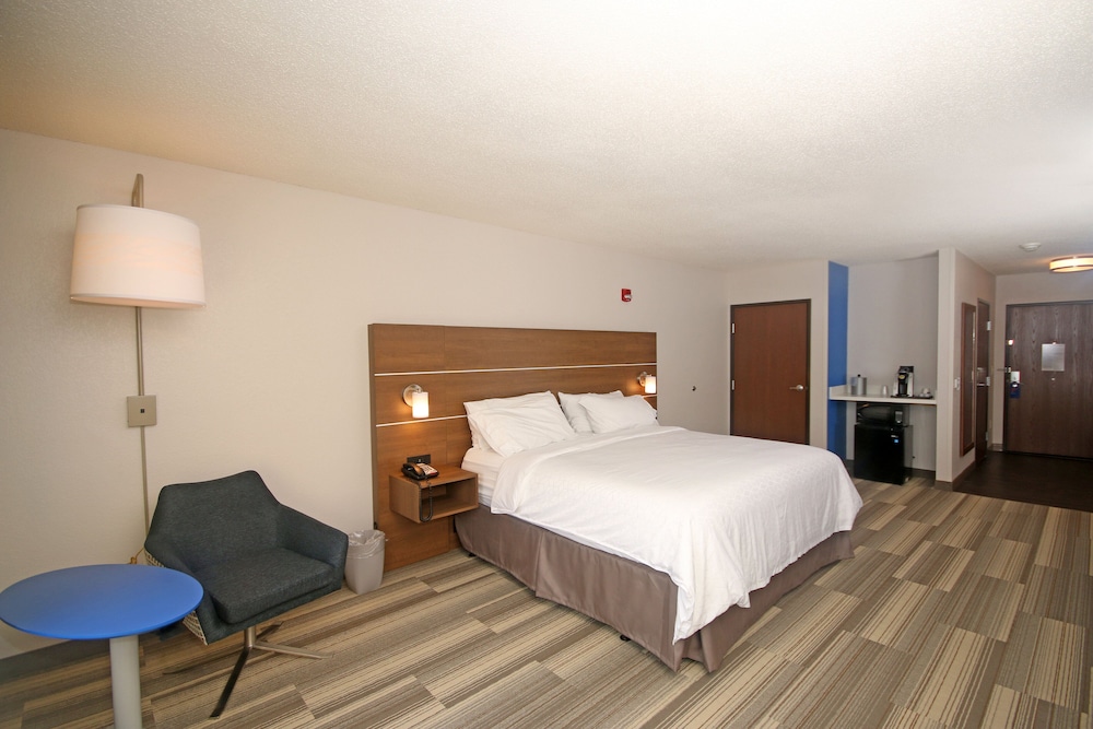 Holiday Inn Express Troutville by IHG - photo 11