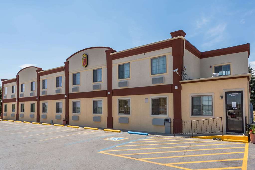 Super 8 by Wyndham Douglas - photo 2