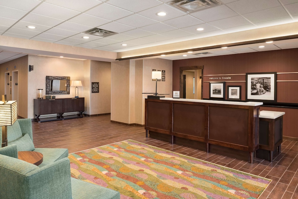 Hampton Inn Lincoln Airport - photo 4
