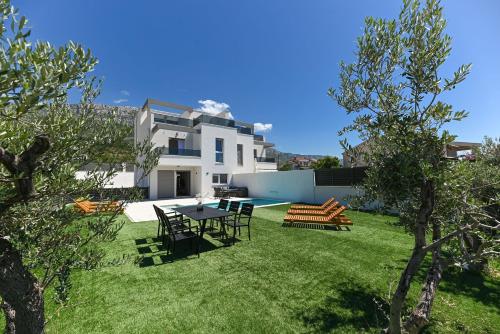 Villa Flora — 4-Star Luxury Hotel in None, Croatia