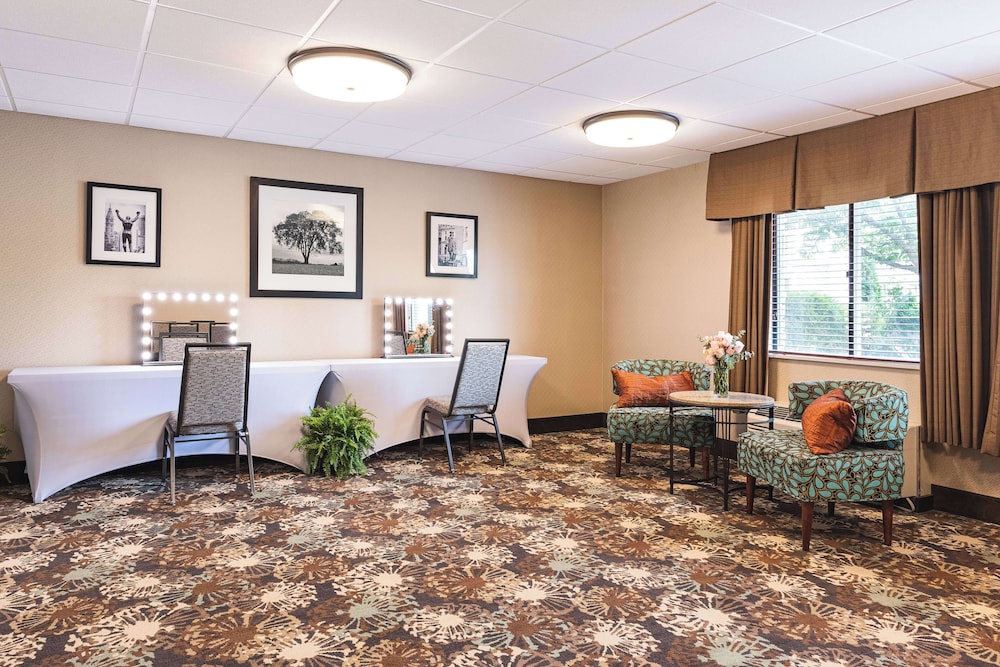Hampton Inn Downingtown Exton - photo 67